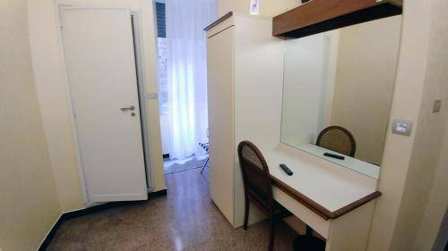 Hotel Vittoria, Genoa