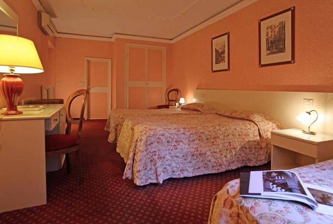 Hotel Universo, Lucca