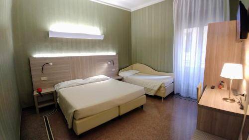 Hotel Vittoria, Genoa