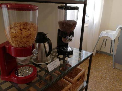 Hotel Cairoli, Genoa