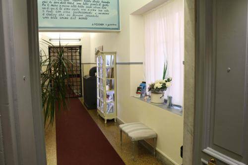 Hotel Cairoli, Genoa