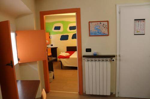 Hotel Cairoli, Genoa