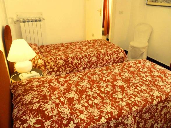 Hotel Agnello d'Oro Genova, Genoa