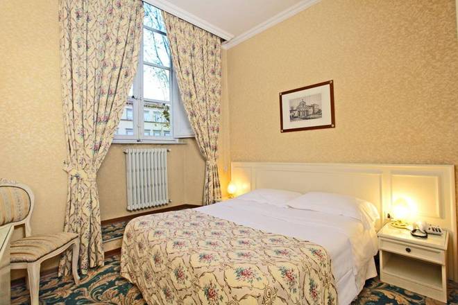 Hotel Universo, Lucca