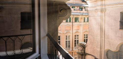 Hotel Cairoli, Genoa