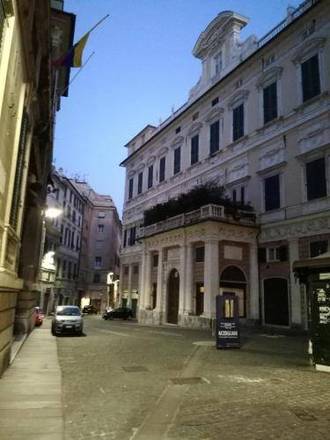 Hotel Cairoli, Genoa