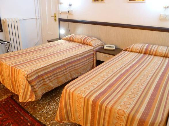 Hotel Agnello d'Oro Genova, Genoa