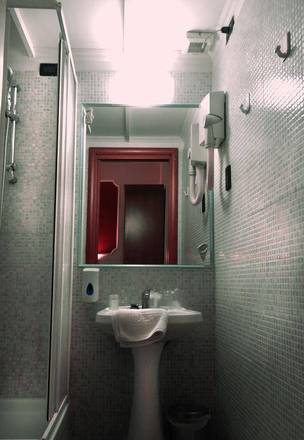 Albergo Acquaverde, Genoa