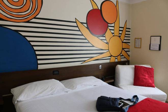Hotel Cairoli, Genoa
