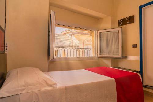 Hotel Cairoli, Genoa