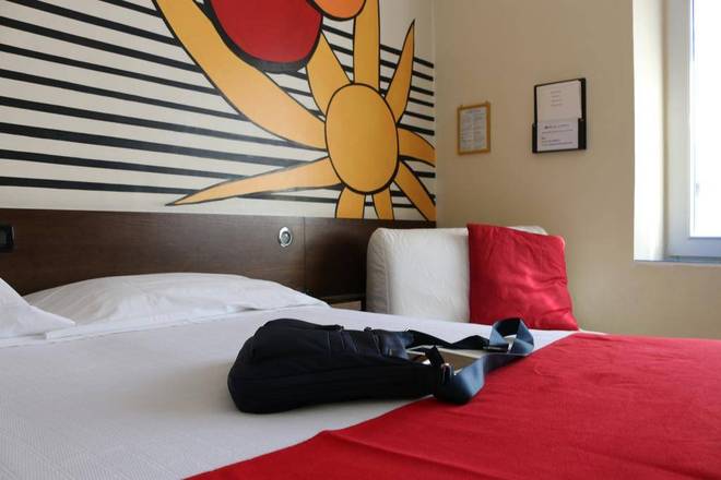 Hotel Cairoli, Genoa