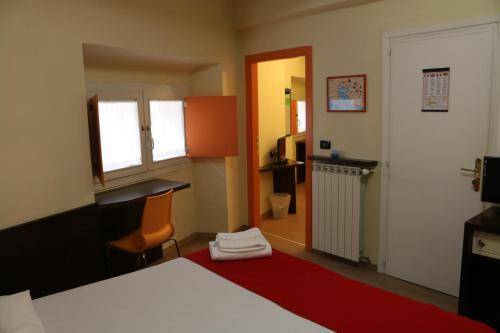 Hotel Cairoli, Genoa