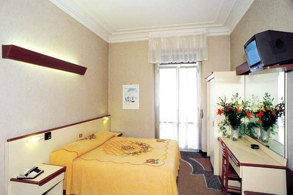 Hotel Vittoria, Genoa