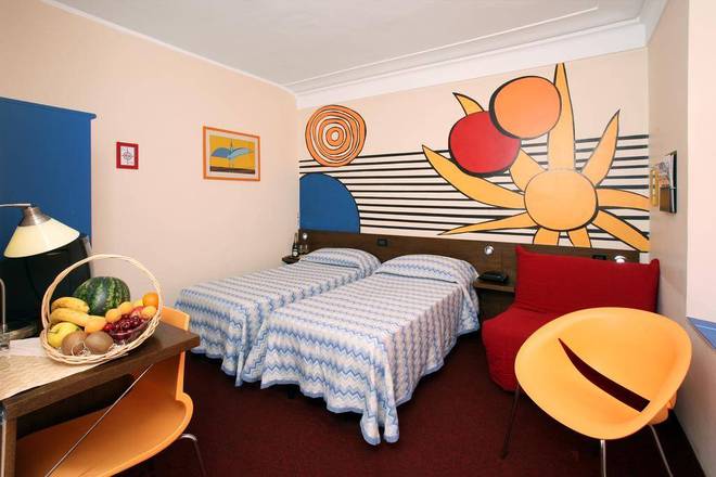 Hotel Cairoli, Genoa