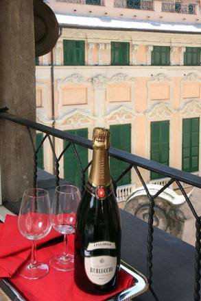 Hotel Cairoli, Genoa