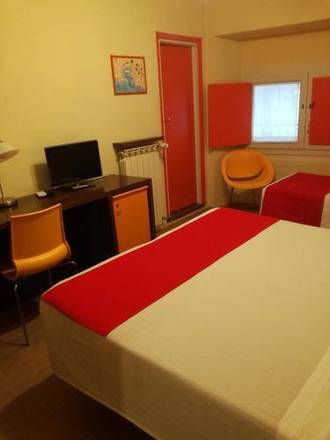 Hotel Cairoli, Genoa