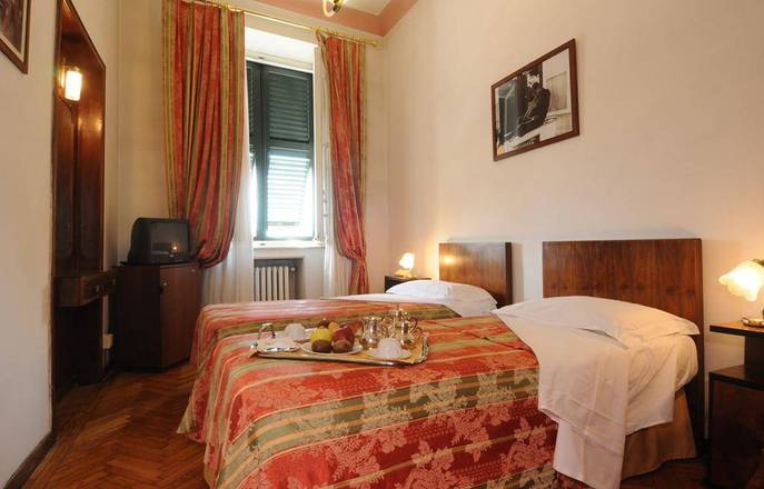 Hotel Universo, Lucca