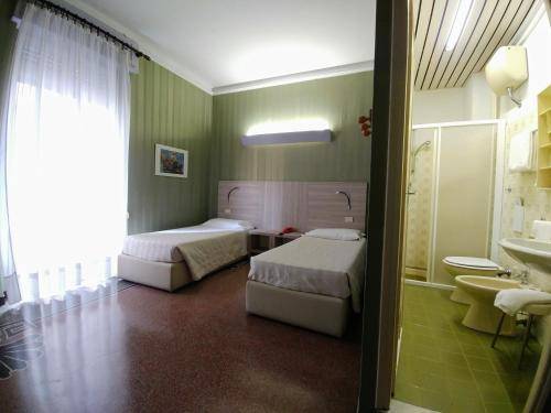 Hotel Vittoria, Genoa