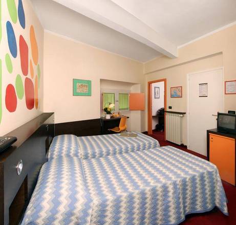 Hotel Cairoli, Genoa