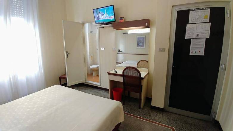Hotel Vittoria, Genoa