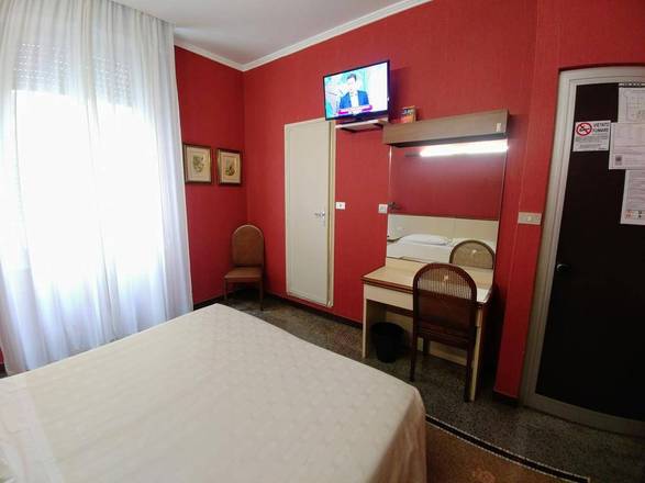 Hotel Vittoria, Genoa