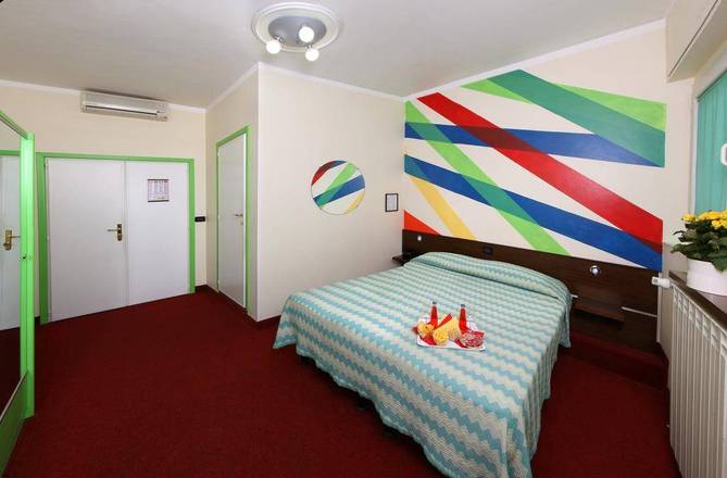Hotel Cairoli, Genoa
