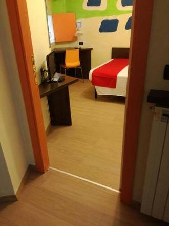 Hotel Cairoli, Genoa