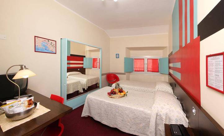 Hotel Cairoli, Genoa