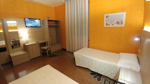 Hotel Vittoria, Genoa