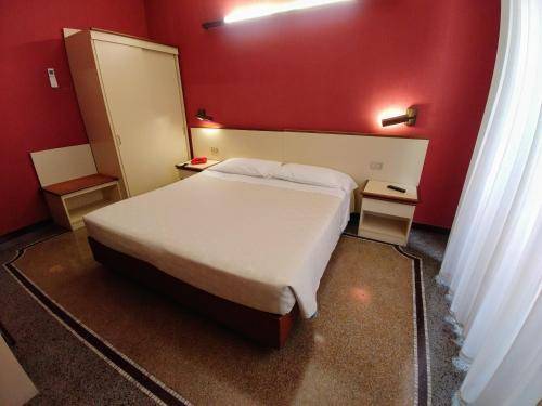 Hotel Vittoria, Genoa