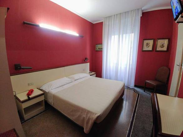 Hotel Vittoria, Genoa