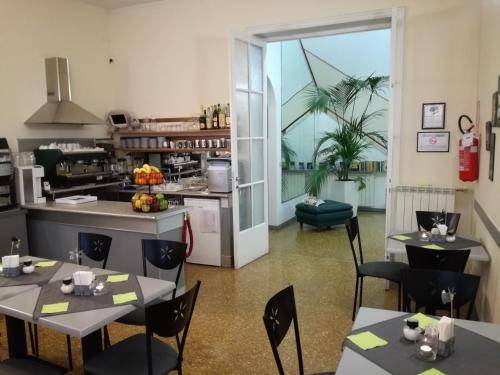 Hotel Cairoli, Genoa