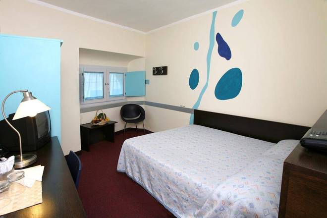 Hotel Cairoli, Genoa