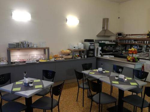 Hotel Cairoli, Genoa