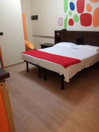 Hotel Cairoli, Genoa