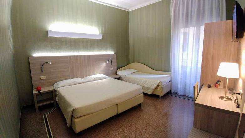 Hotel Vittoria, Genoa