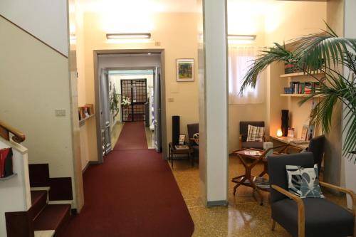 Hotel Cairoli, Genoa