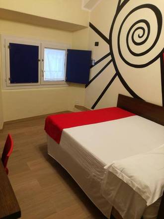 Hotel Cairoli, Genoa