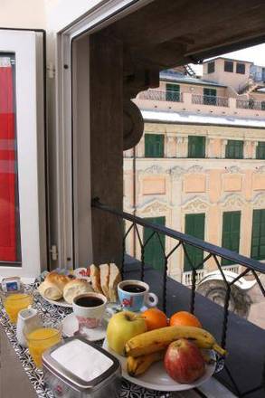 Hotel Cairoli, Genoa