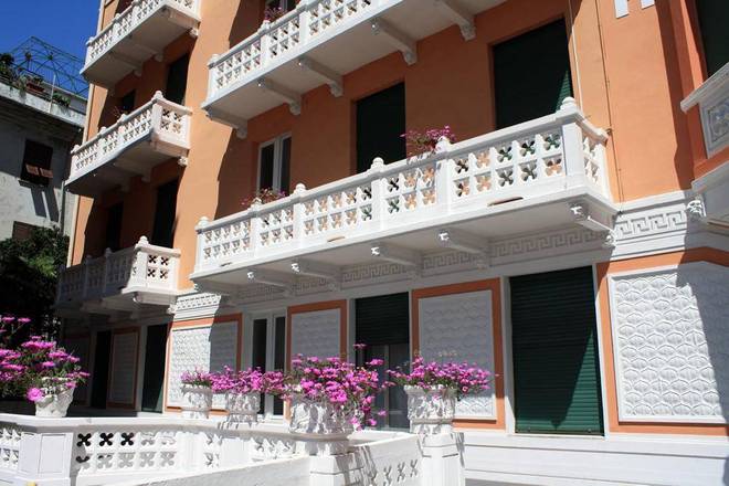 Hotel Vittoria, Genoa